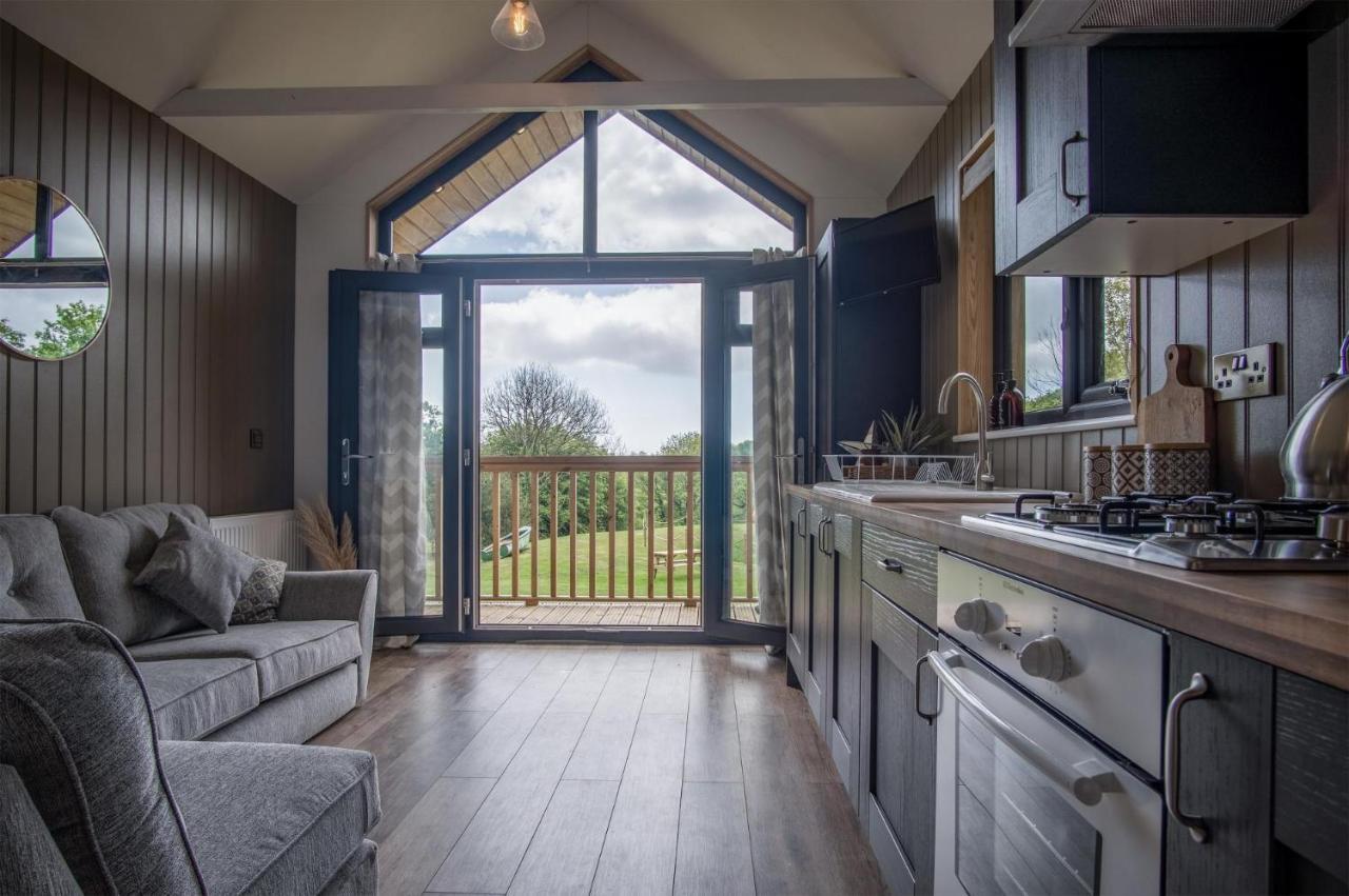 Cabin In The Woods - 1 Bedroom Lodge - Kilgetty Stepaside  Екстер'єр фото