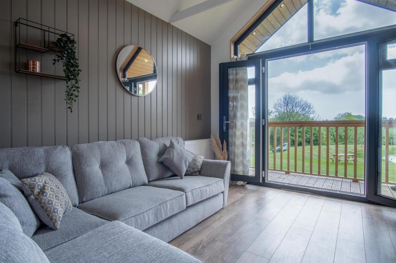 Cabin In The Woods - 1 Bedroom Lodge - Kilgetty Stepaside  Екстер'єр фото