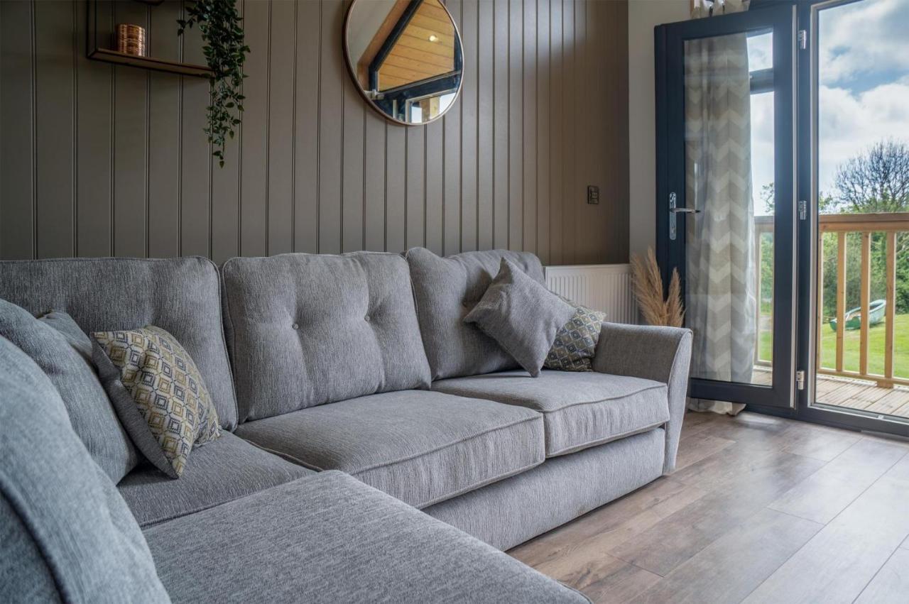 Cabin In The Woods - 1 Bedroom Lodge - Kilgetty Stepaside  Екстер'єр фото